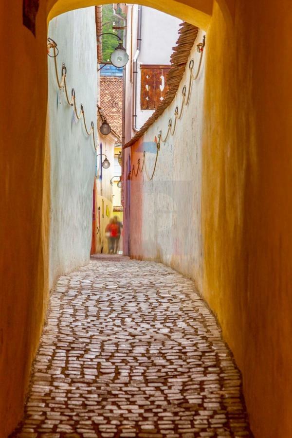 Jules Downtown Brasov